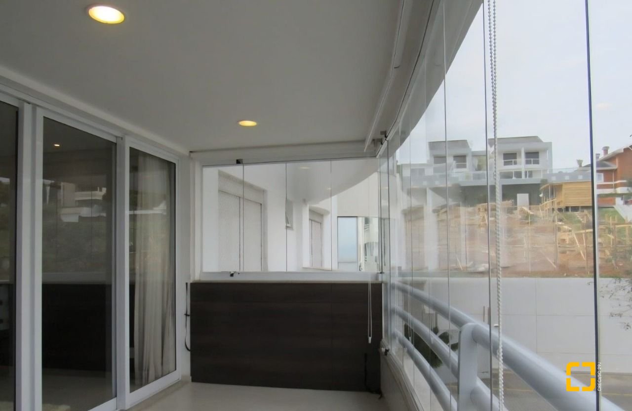 Apartamento com 156m², 6 quartos (sendo 3 suítes), 2 garagens, no bairro João Paulo em Florianópolis