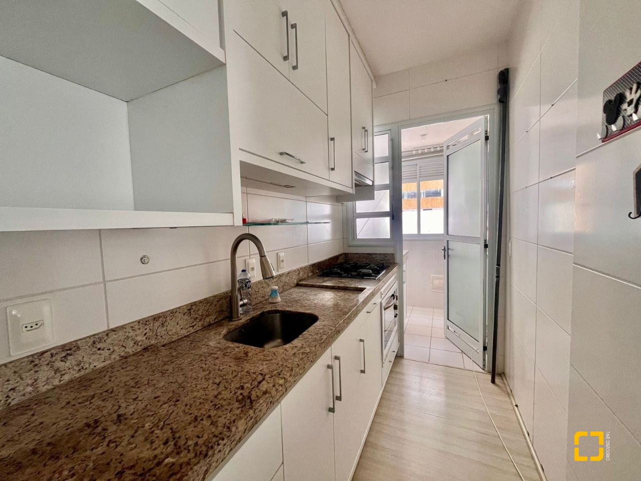 Apartamento com 75m², 4 quartos (sendo 1 suíte), 1 garagem, no bairro Itacorubi em Florianópolis
