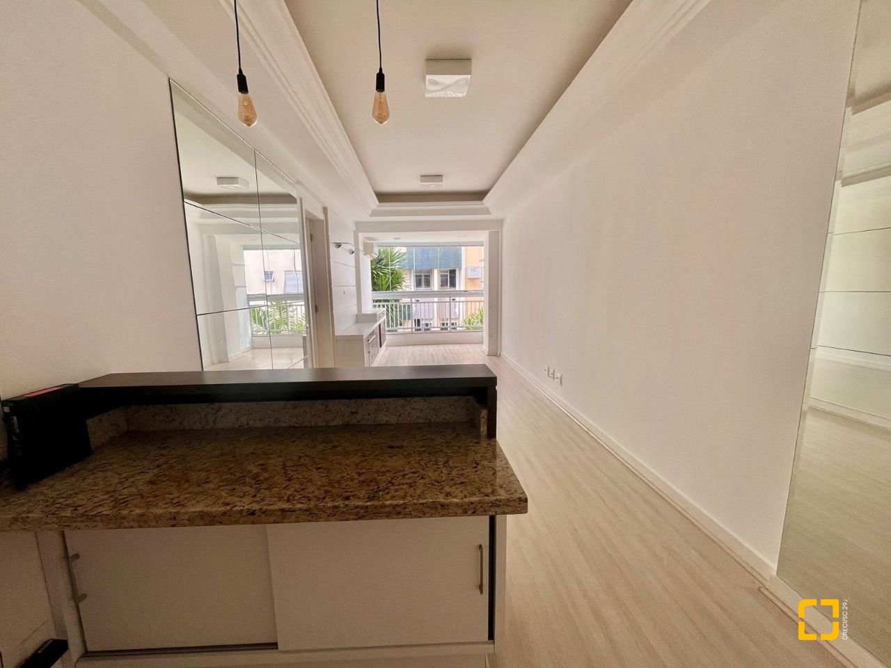 Apartamento com 75m², 4 quartos (sendo 1 suíte), 1 garagem, no bairro Itacorubi em Florianópolis