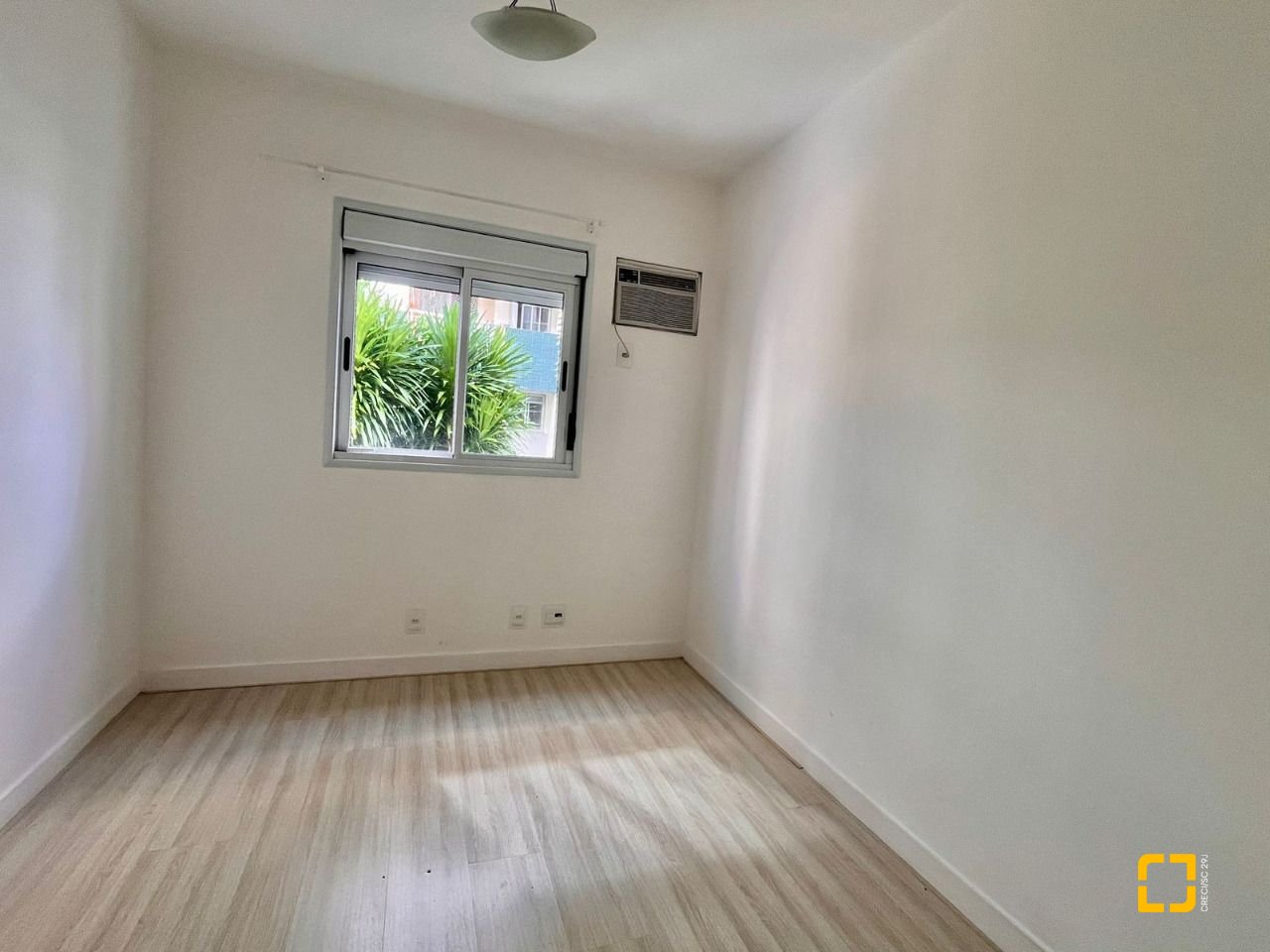Apartamento com 75m², 4 quartos (sendo 1 suíte), 1 garagem, no bairro Itacorubi em Florianópolis
