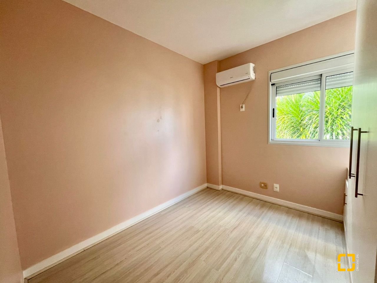 Apartamento com 75m², 4 quartos (sendo 1 suíte), 1 garagem, no bairro Itacorubi em Florianópolis