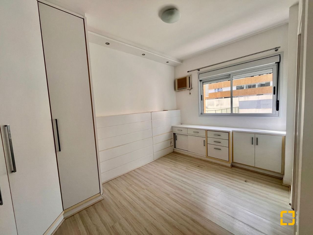 Apartamento com 75m², 4 quartos (sendo 1 suíte), 1 garagem, no bairro Itacorubi em Florianópolis