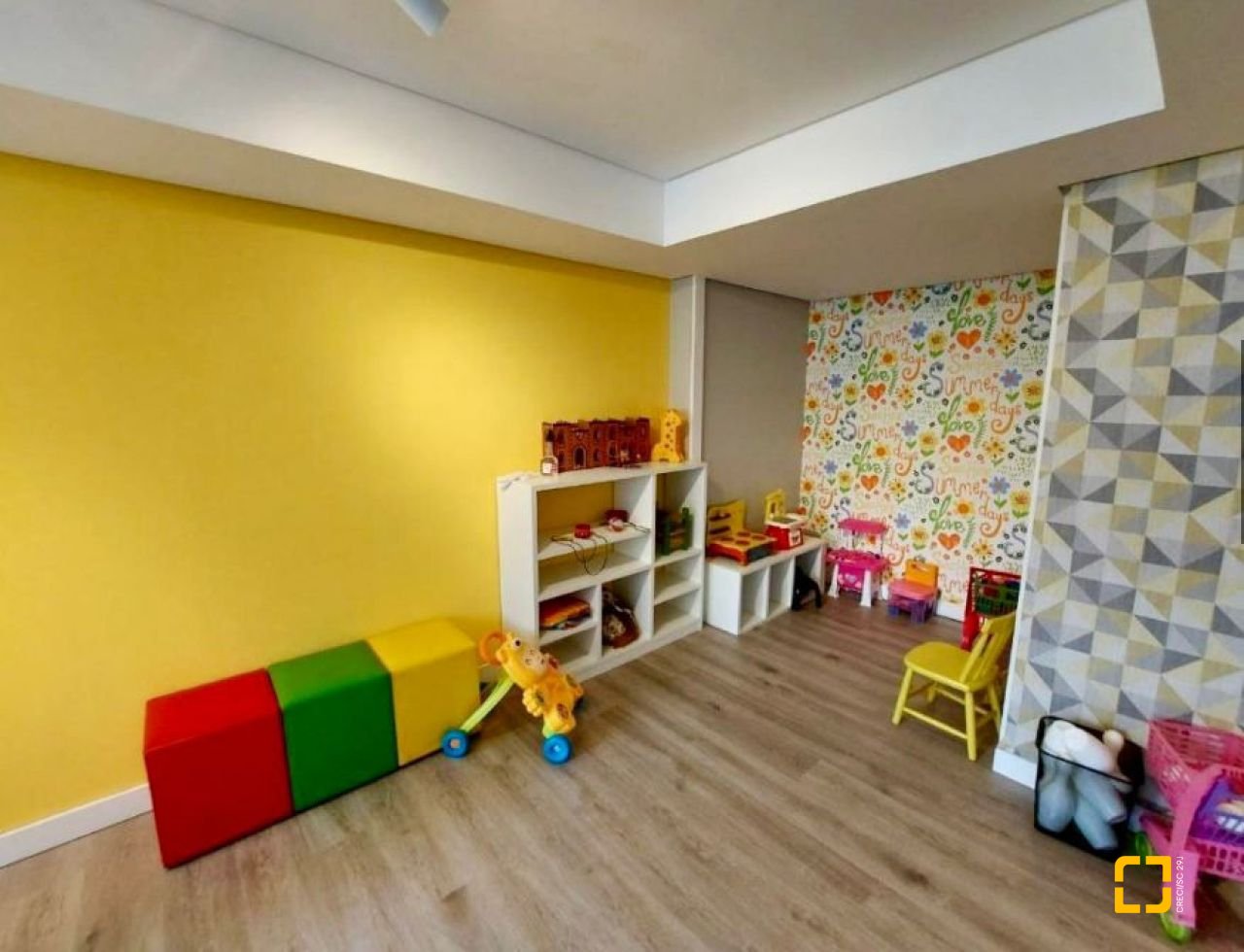 Apartamento com 75m², 4 quartos (sendo 1 suíte), 1 garagem, no bairro Itacorubi em Florianópolis