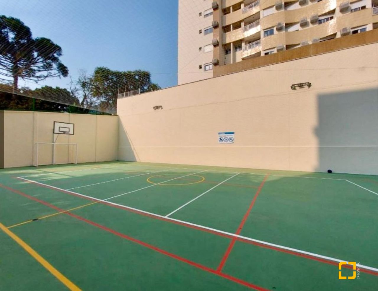 Apartamento com 75m², 4 quartos (sendo 1 suíte), 1 garagem, no bairro Itacorubi em Florianópolis