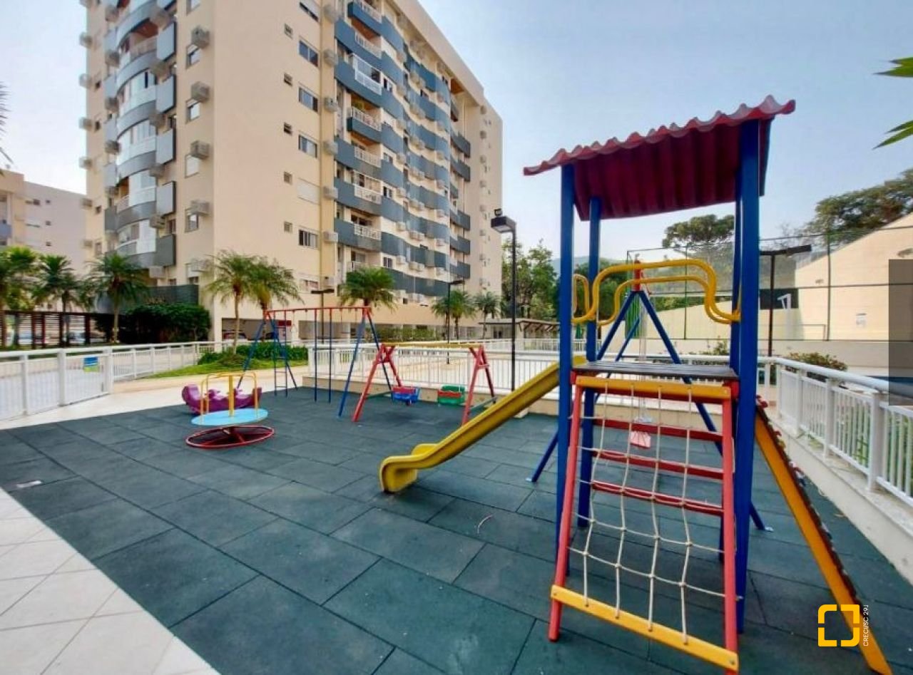Apartamento com 75m², 4 quartos (sendo 1 suíte), 1 garagem, no bairro Itacorubi em Florianópolis