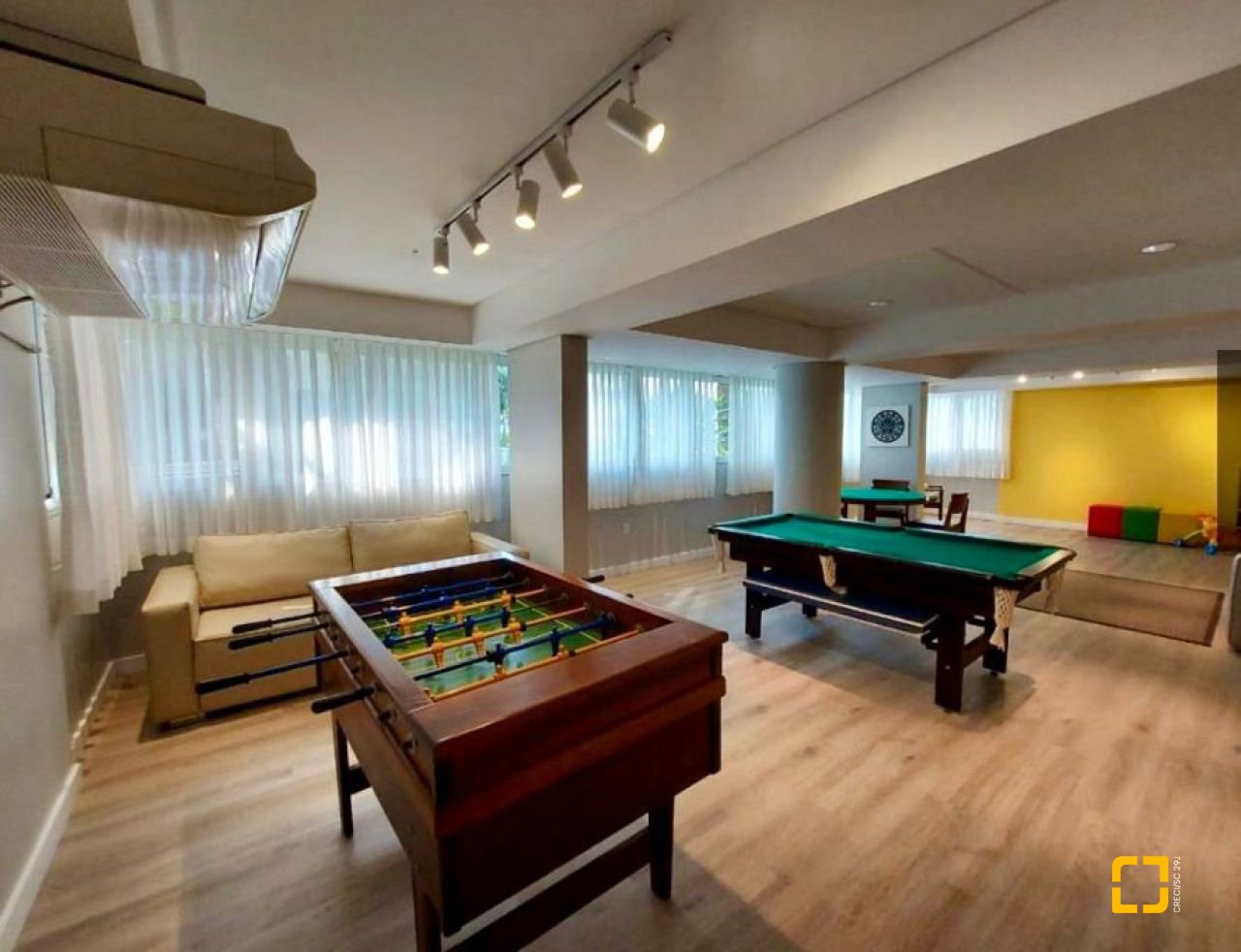 Apartamento com 75m², 4 quartos (sendo 1 suíte), 1 garagem, no bairro Itacorubi em Florianópolis