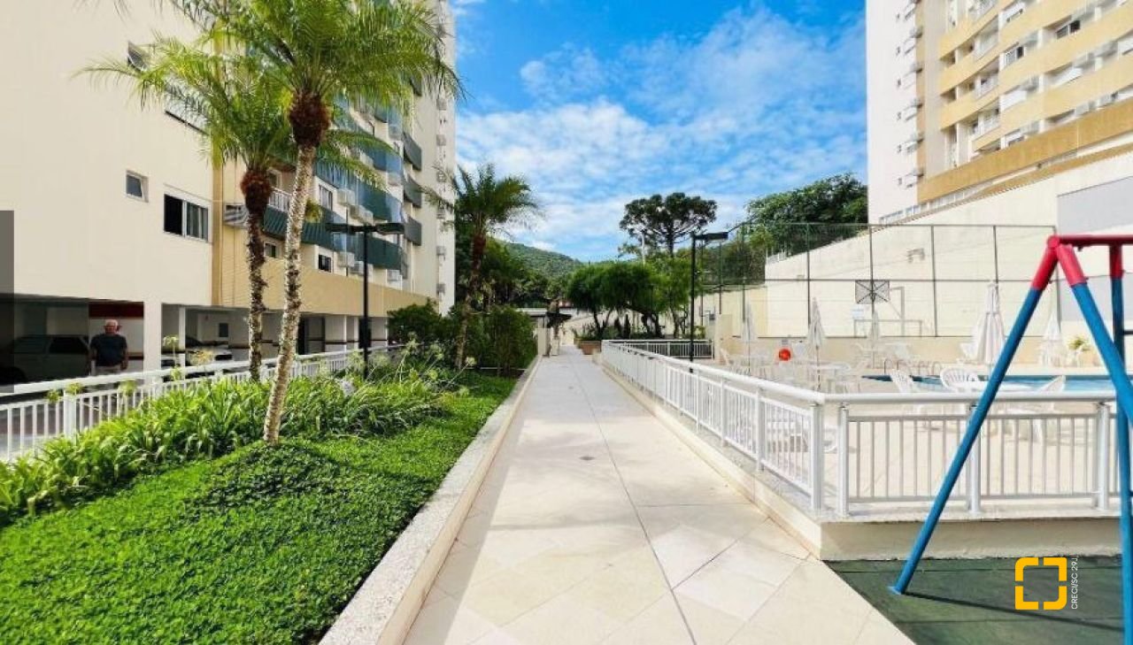 Apartamento com 75m², 4 quartos (sendo 1 suíte), 1 garagem, no bairro Itacorubi em Florianópolis