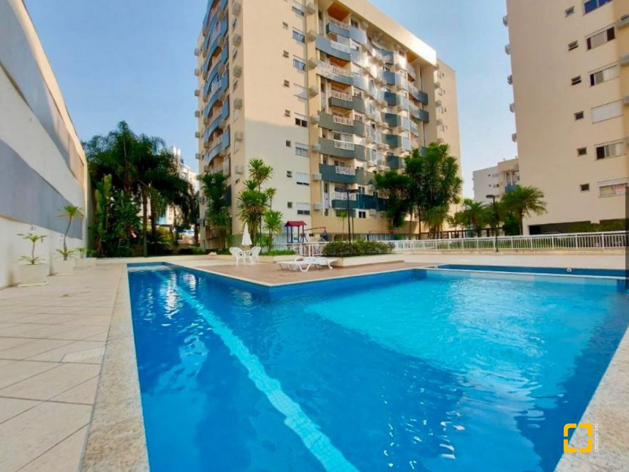 Apartamento com 75m², 4 quartos (sendo 1 suíte), 1 garagem, no bairro Itacorubi em Florianópolis