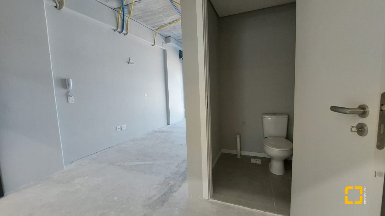 Sala com 27m², 1 garagem, no bairro Campeche em Florianópolis