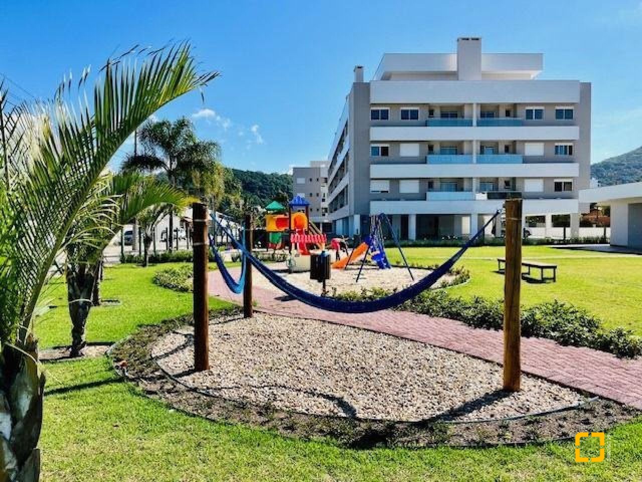 Apartamento com 75m², 3 quartos (sendo 1 suíte), 1 garagem, no bairro Ingleses em Florianópolis