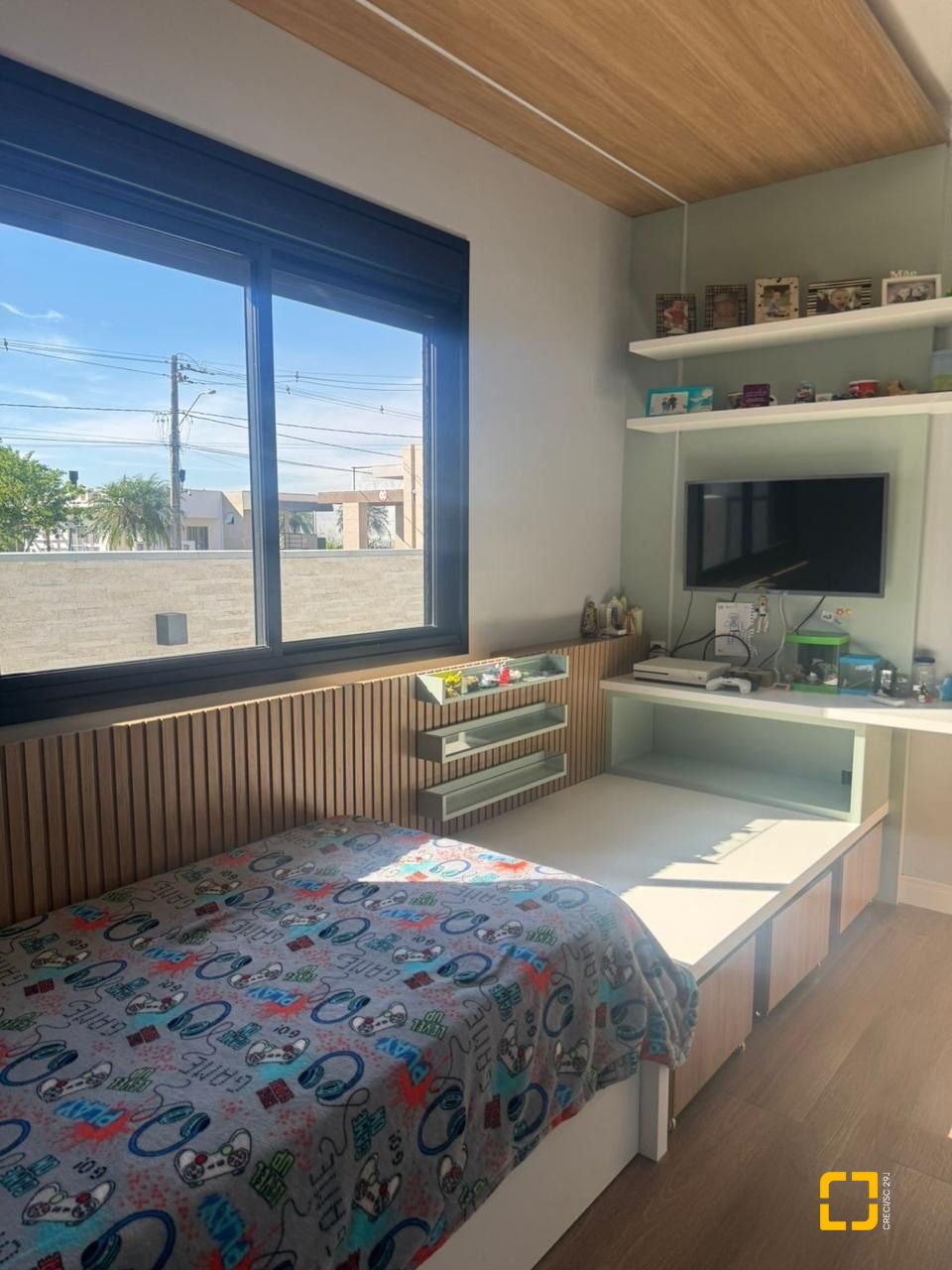 Casa de Condomínio com 183m², 3 quartos (sendo 1 suíte), 2 garagens, no bairro Sertão do Maruim em São José