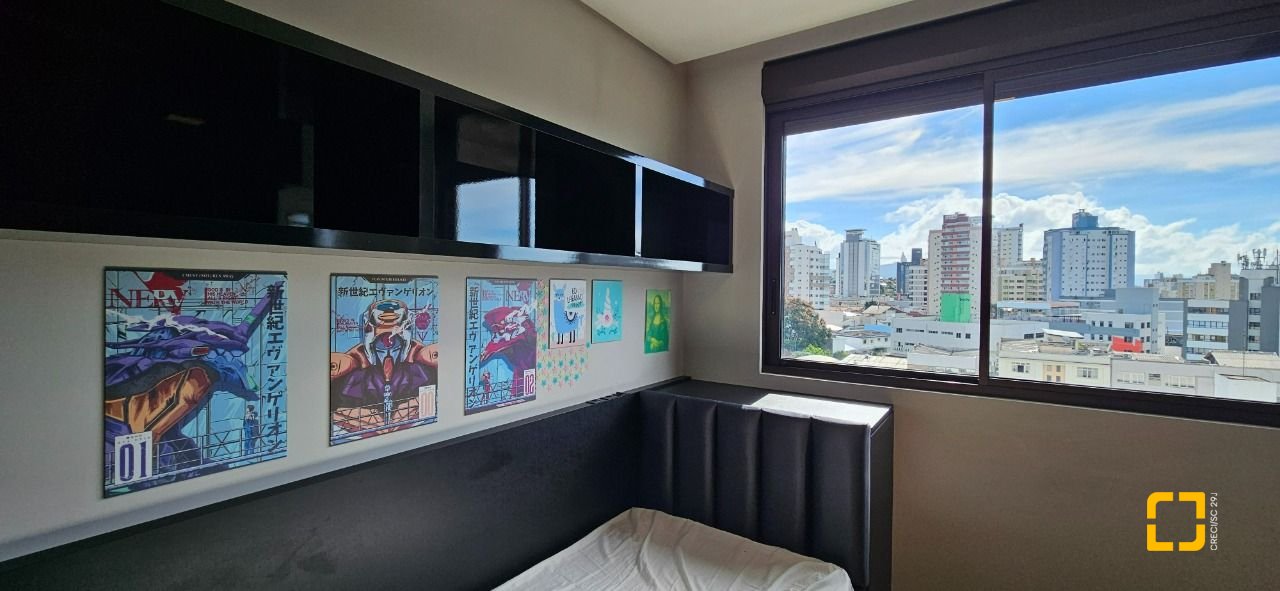Apartamento com 126m², 3 quartos (sendo 3 suítes), 2 garagens, no bairro Estreito em Florianópolis