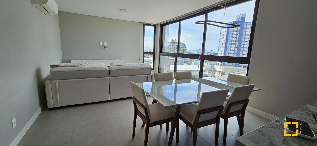 Apartamento com 126m², 3 quartos (sendo 3 suítes), 2 garagens, no bairro Estreito em Florianópolis