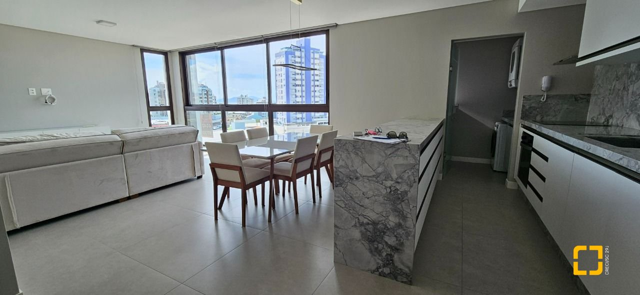 Apartamento com 126m², 3 quartos (sendo 3 suítes), 2 garagens, no bairro Estreito em Florianópolis