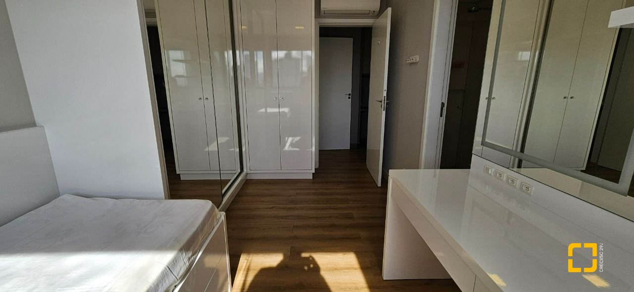 Apartamento com 126m², 3 quartos (sendo 3 suítes), 2 garagens, no bairro Estreito em Florianópolis