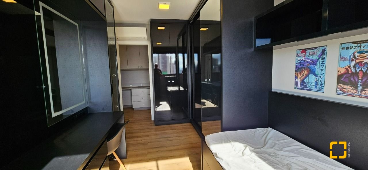 Apartamento com 126m², 3 quartos (sendo 3 suítes), 2 garagens, no bairro Estreito em Florianópolis