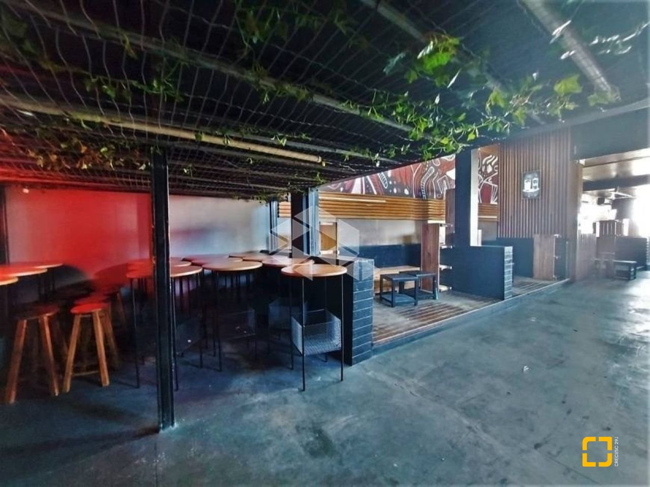 Galpão com 700m², no bairro Estreito em Florianópolis