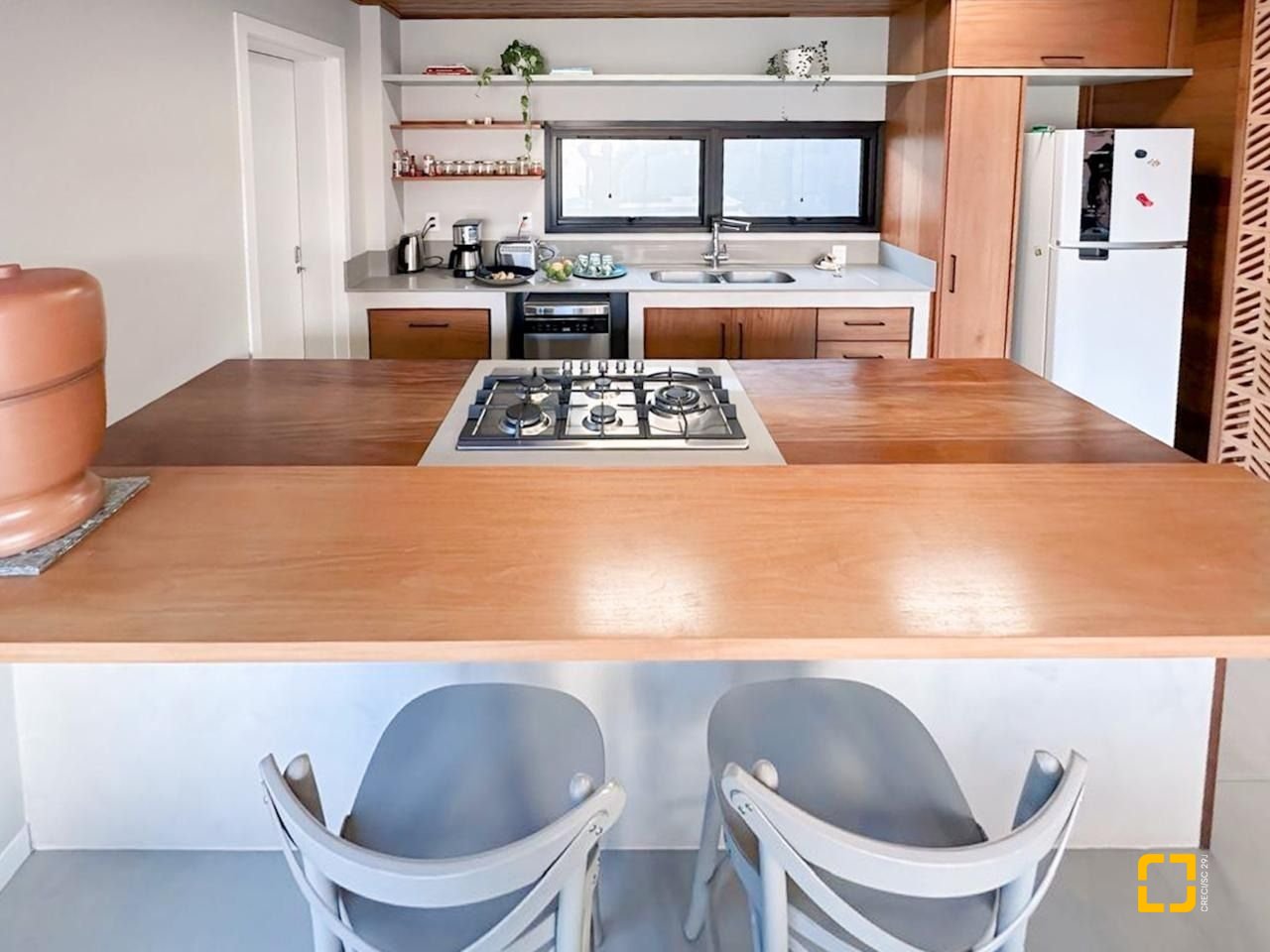 Casa de Condomínio com 239m², 4 quartos (sendo 1 suíte), 2 garagens, no bairro Campeche em Florianópolis