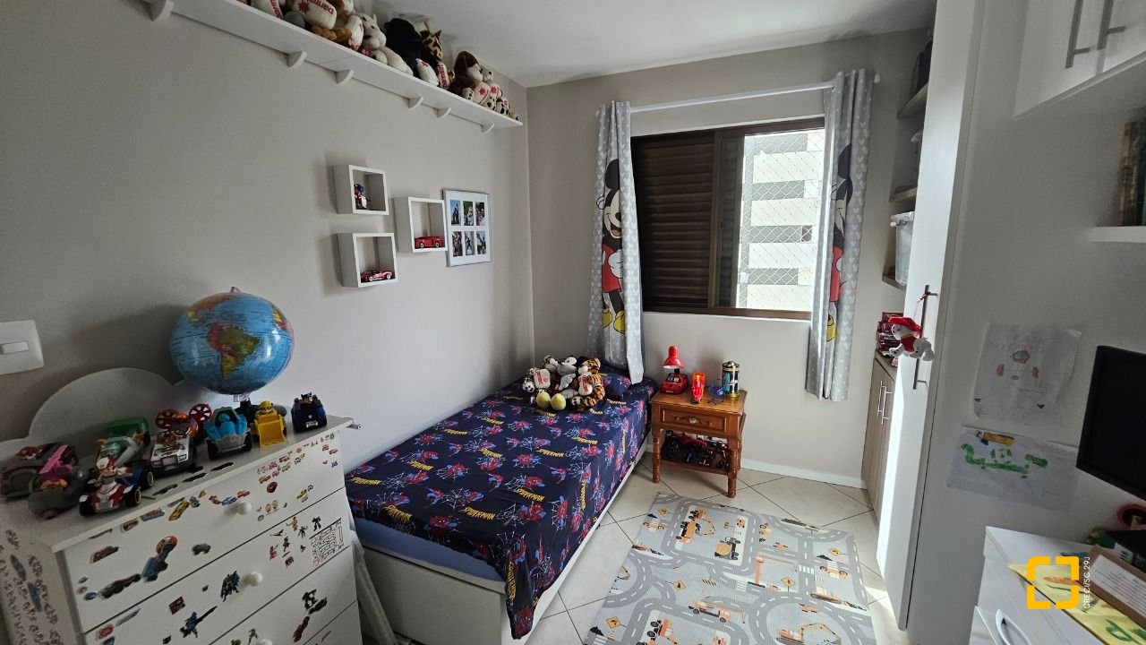 Apartamento com 70m², 2 quartos (sendo 1 suíte), 1 garagem, no bairro Campinas em São José