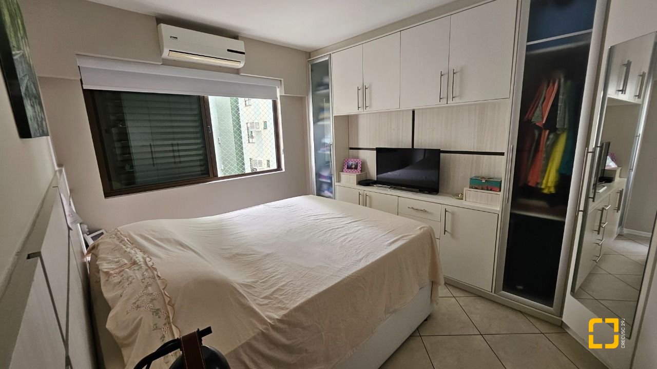 Apartamento com 70m², 2 quartos (sendo 1 suíte), 1 garagem, no bairro Campinas em São José