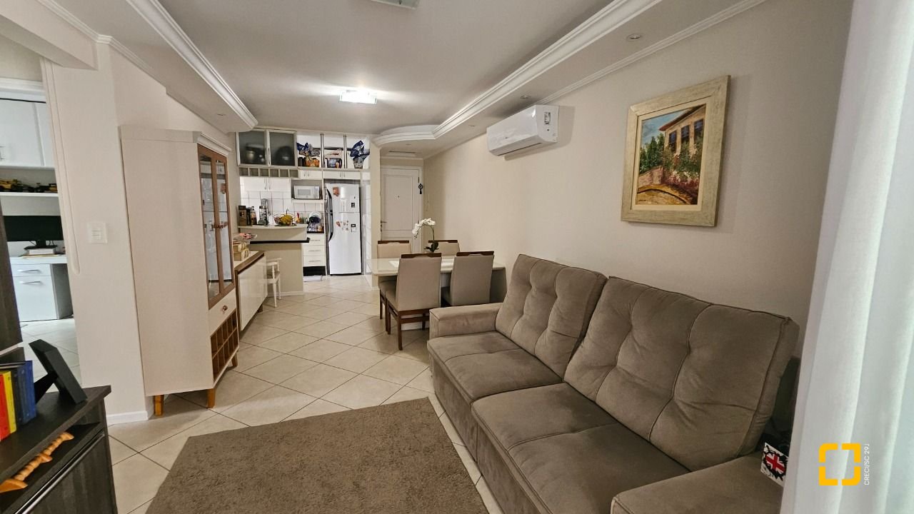 Apartamento com 70m², 2 quartos (sendo 1 suíte), 1 garagem, no bairro Campinas em São José