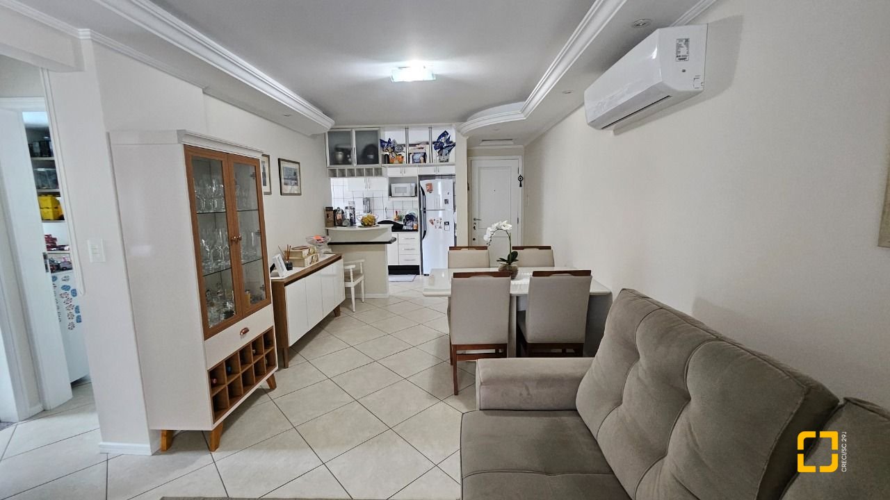 Apartamento com 70m², 2 quartos (sendo 1 suíte), 1 garagem, no bairro Campinas em São José
