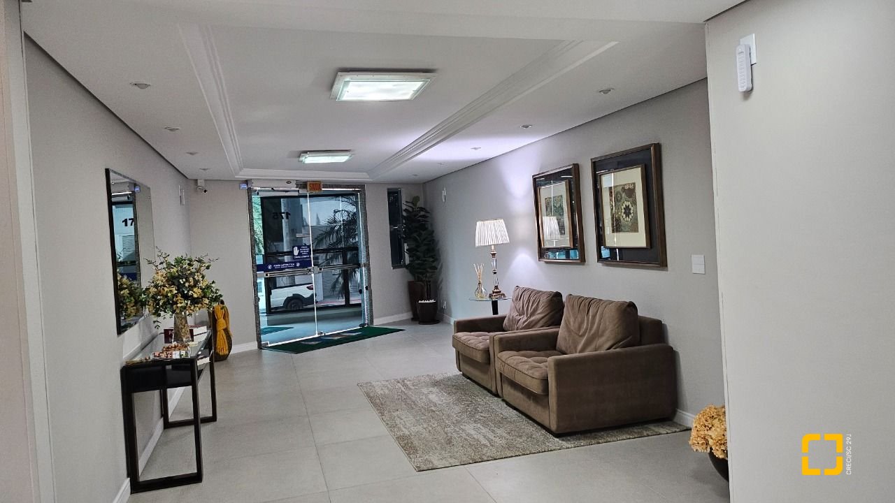 Apartamento com 70m², 2 quartos (sendo 1 suíte), 1 garagem, no bairro Campinas em São José