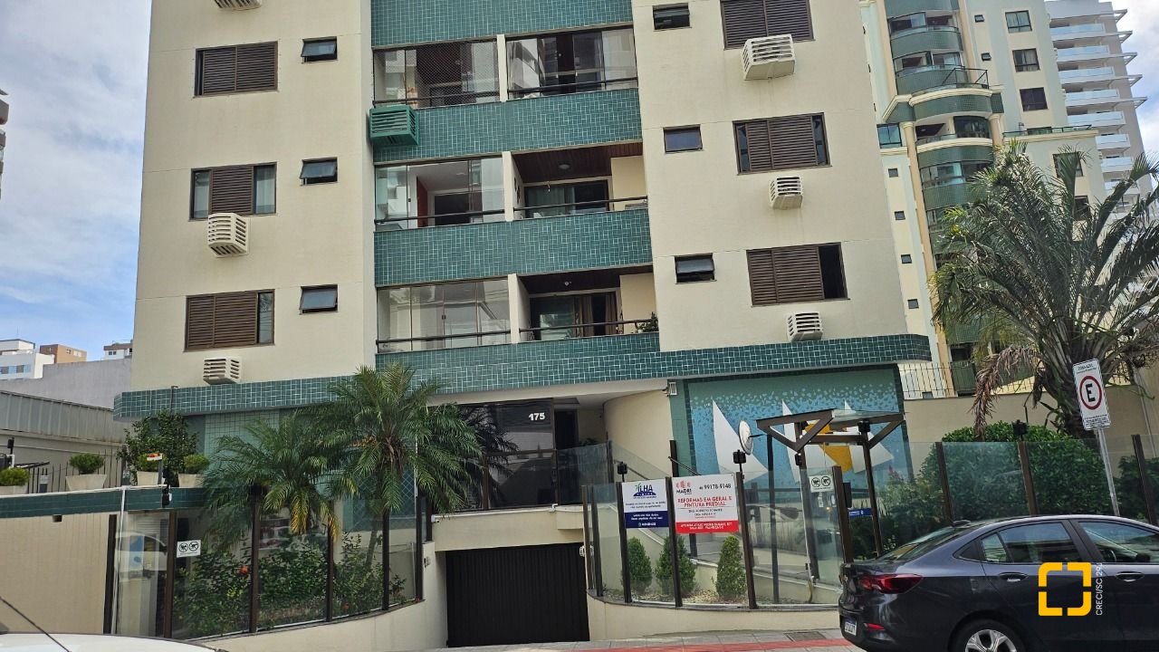Apartamento com 70m², 2 quartos (sendo 1 suíte), 1 garagem, no bairro Campinas em São José