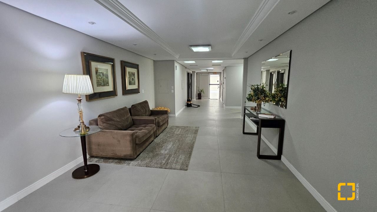 Apartamento com 70m², 2 quartos (sendo 1 suíte), 1 garagem, no bairro Campinas em São José
