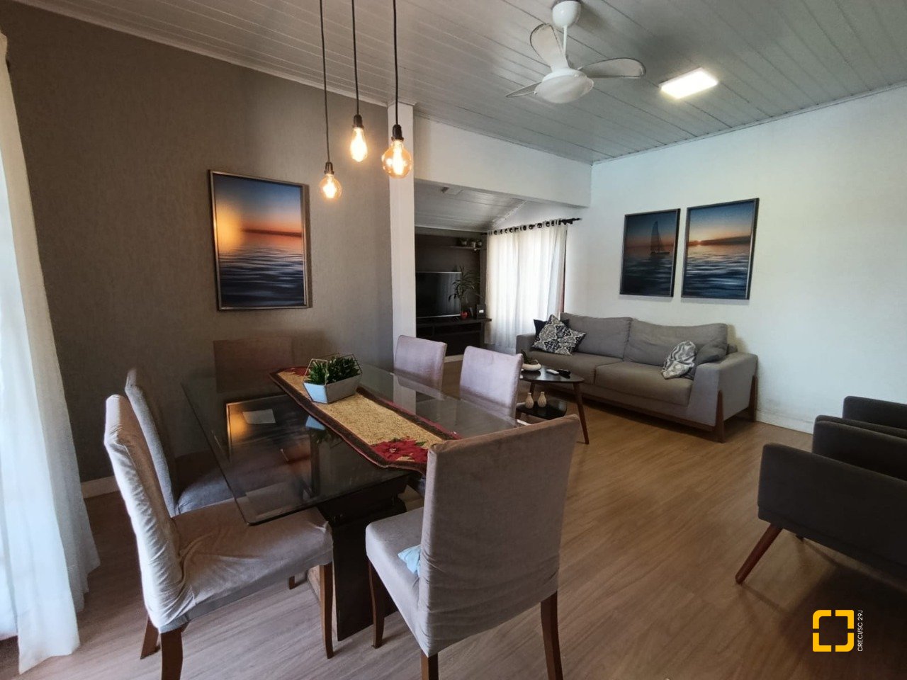 Casa com 90m², 3 quartos (sendo 1 suíte), 2 garagens, no bairro Universitário em Biguaçu