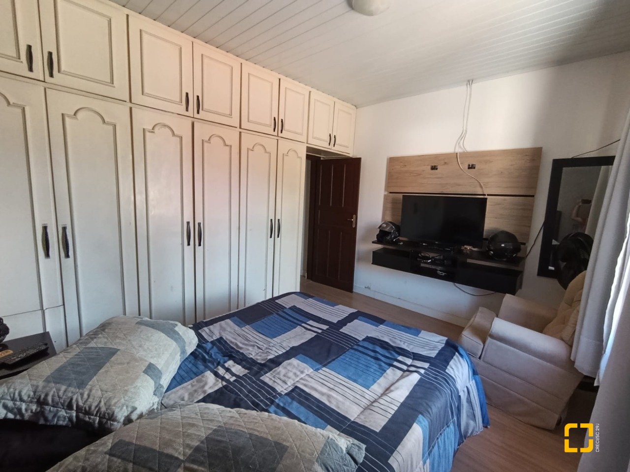 Casa com 90m², 3 quartos (sendo 1 suíte), 2 garagens, no bairro Universitário em Biguaçu