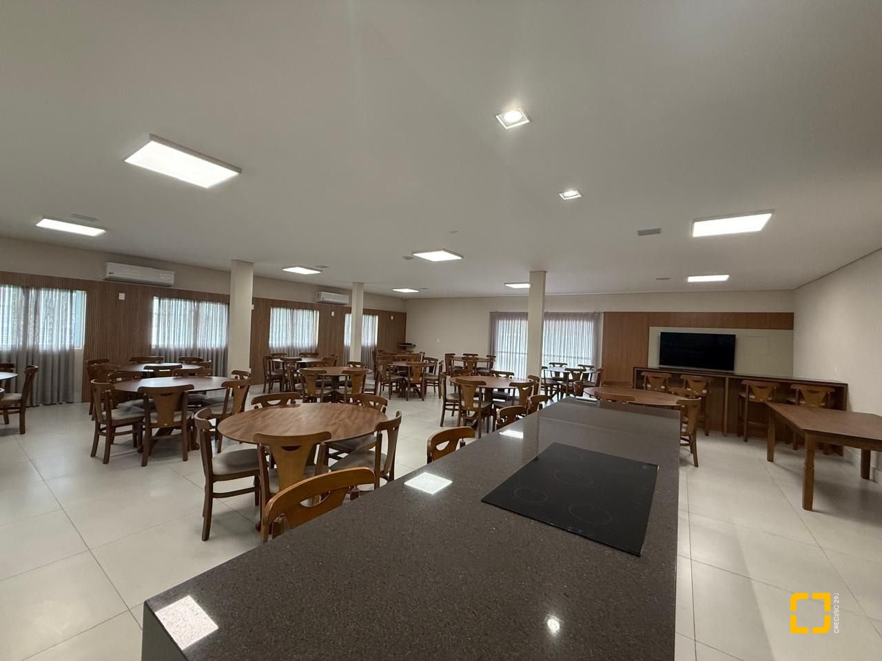 Apartamento com 97m², 4 quartos (sendo 1 suíte), 1 garagem, no bairro Centro em Florianópolis
