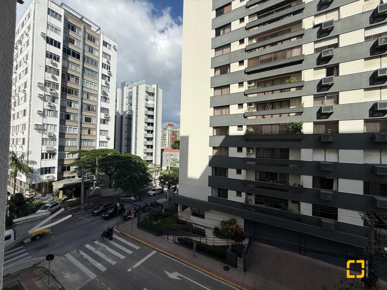 Apartamento com 97m², 4 quartos (sendo 1 suíte), 1 garagem, no bairro Centro em Florianópolis