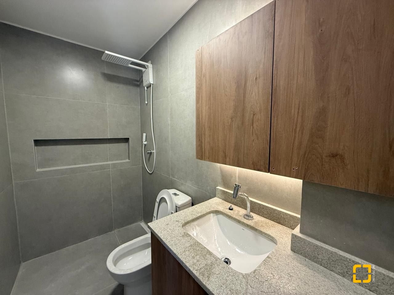 Apartamento com 97m², 4 quartos (sendo 1 suíte), 1 garagem, no bairro Centro em Florianópolis