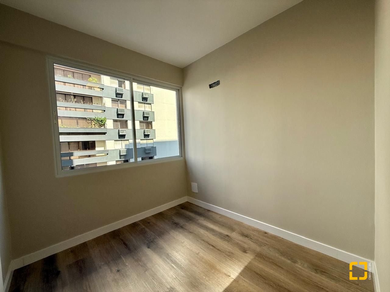 Apartamento com 97m², 4 quartos (sendo 1 suíte), 1 garagem, no bairro Centro em Florianópolis
