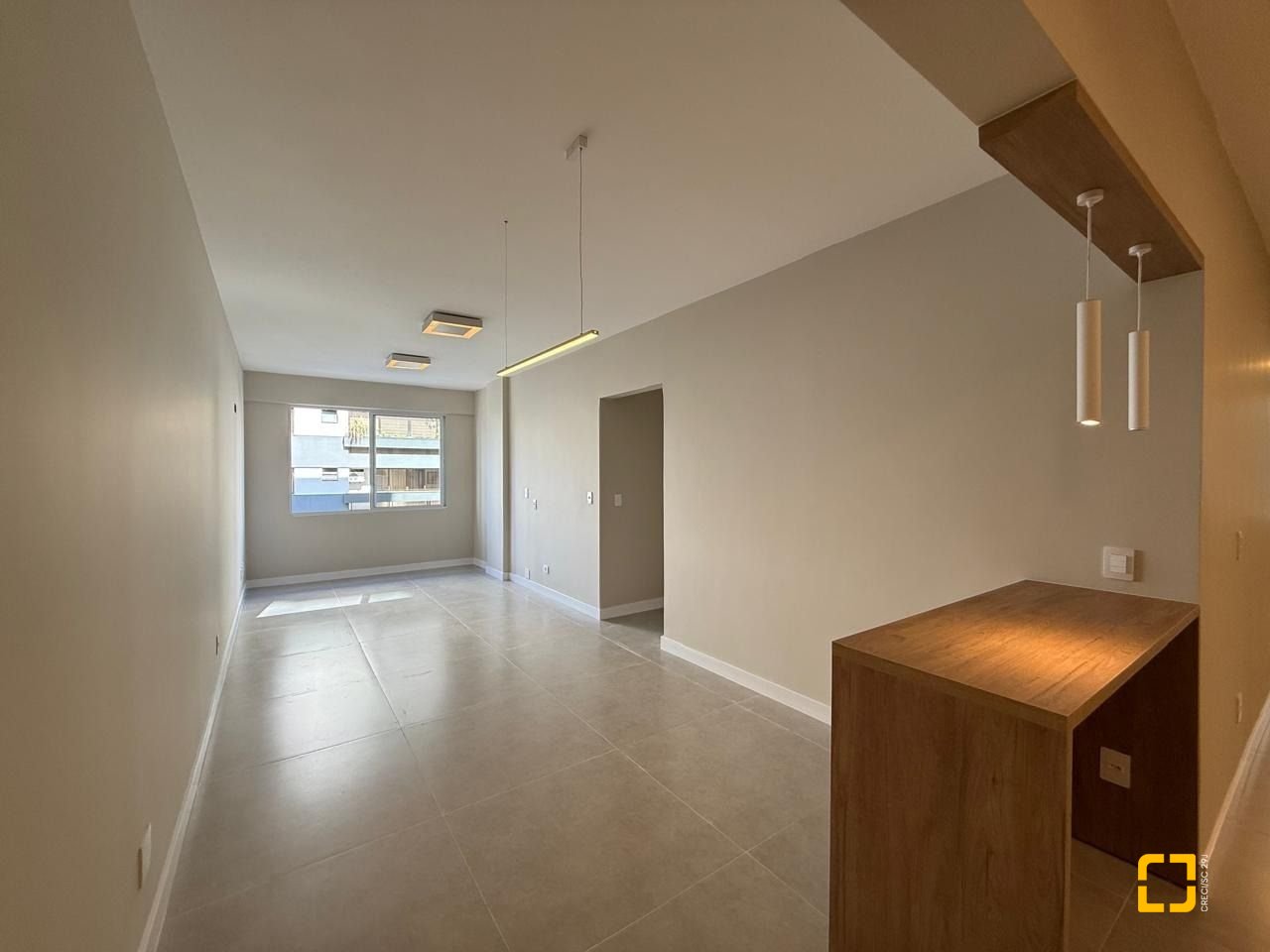 Apartamento com 97m², 4 quartos (sendo 1 suíte), 1 garagem, no bairro Centro em Florianópolis