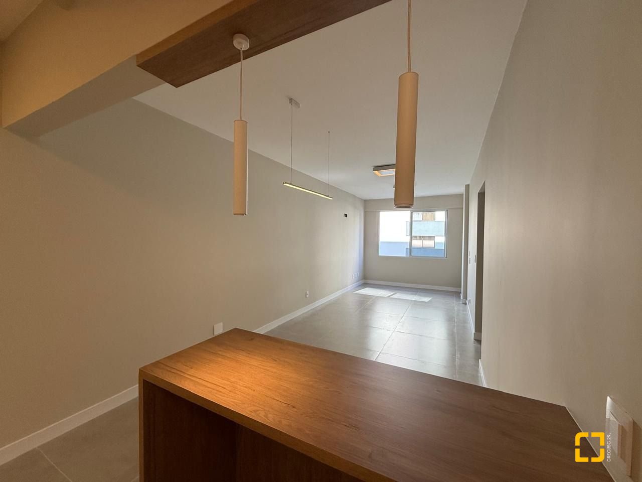 Apartamento com 97m², 4 quartos (sendo 1 suíte), 1 garagem, no bairro Centro em Florianópolis