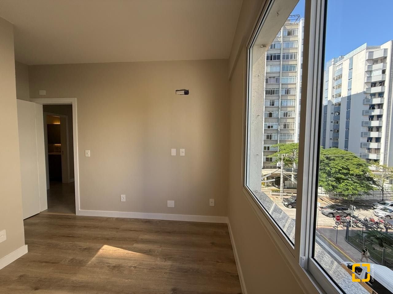 Apartamento com 97m², 4 quartos (sendo 1 suíte), 1 garagem, no bairro Centro em Florianópolis