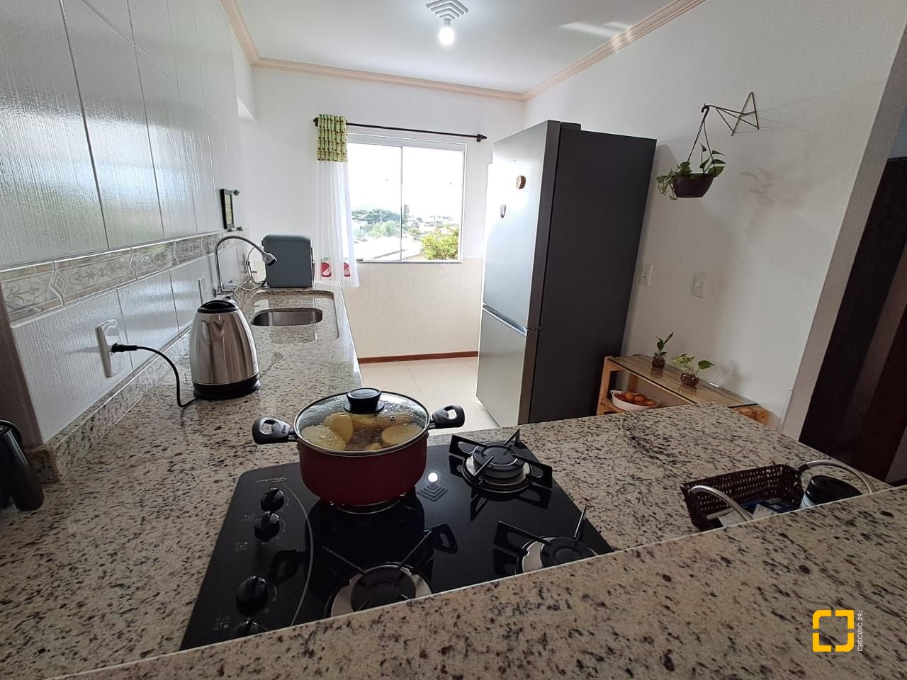 Apartamento com 50m², 3 quartos (sendo 1 suíte), 1 garagem, no bairro Ingleses em Florianópolis