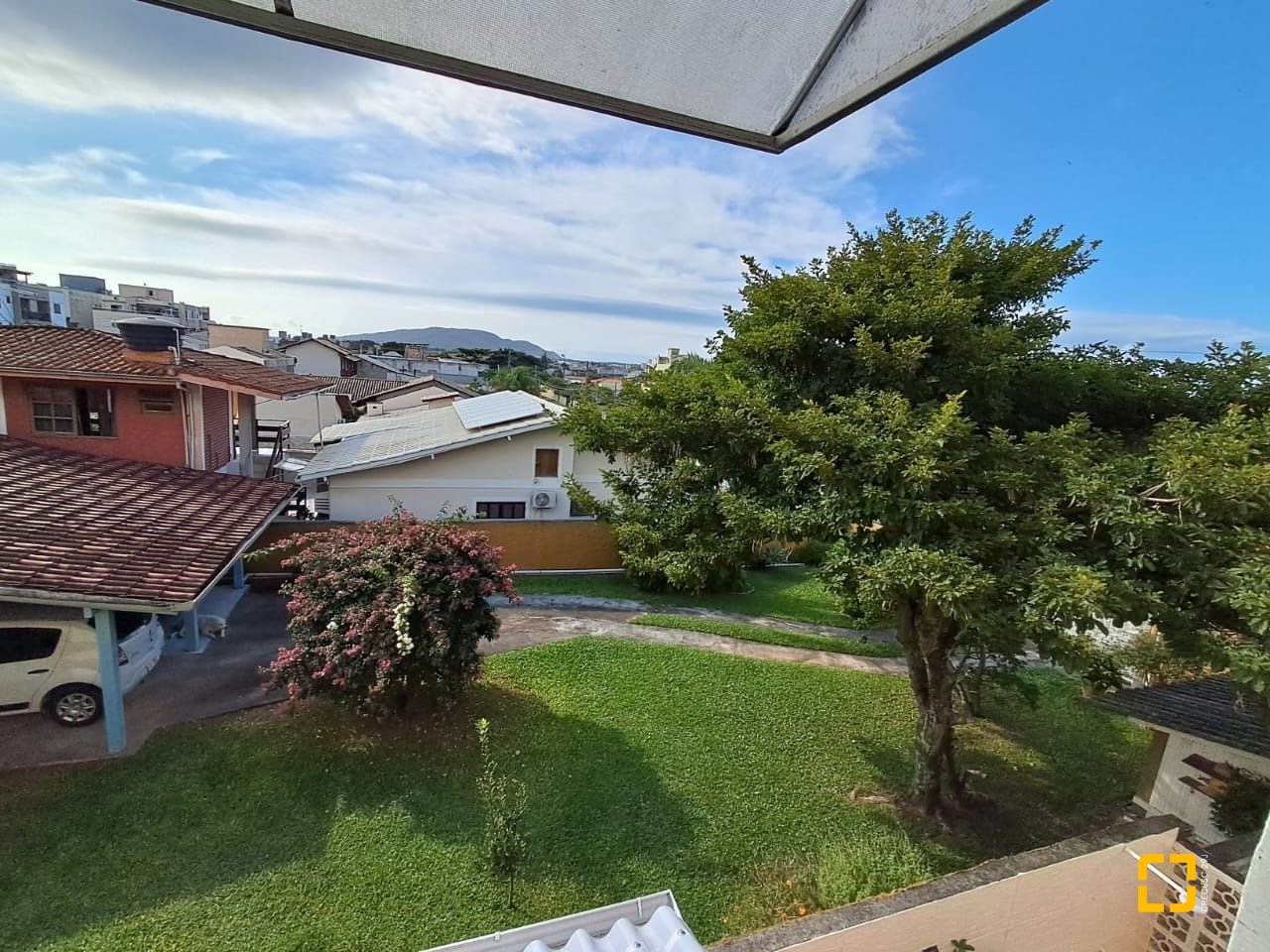 Apartamento com 50m², 3 quartos (sendo 1 suíte), 1 garagem, no bairro Ingleses em Florianópolis