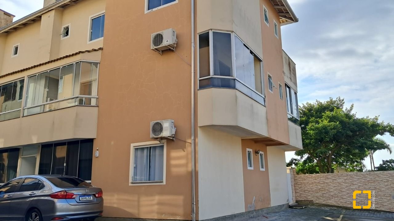 Apartamento com 50m², 3 quartos (sendo 1 suíte), 1 garagem, no bairro Ingleses em Florianópolis