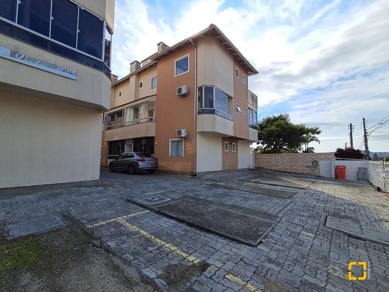 Apartamento com 50m², 3 quartos (sendo 1 suíte), 1 garagem, no bairro Ingleses em Florianópolis