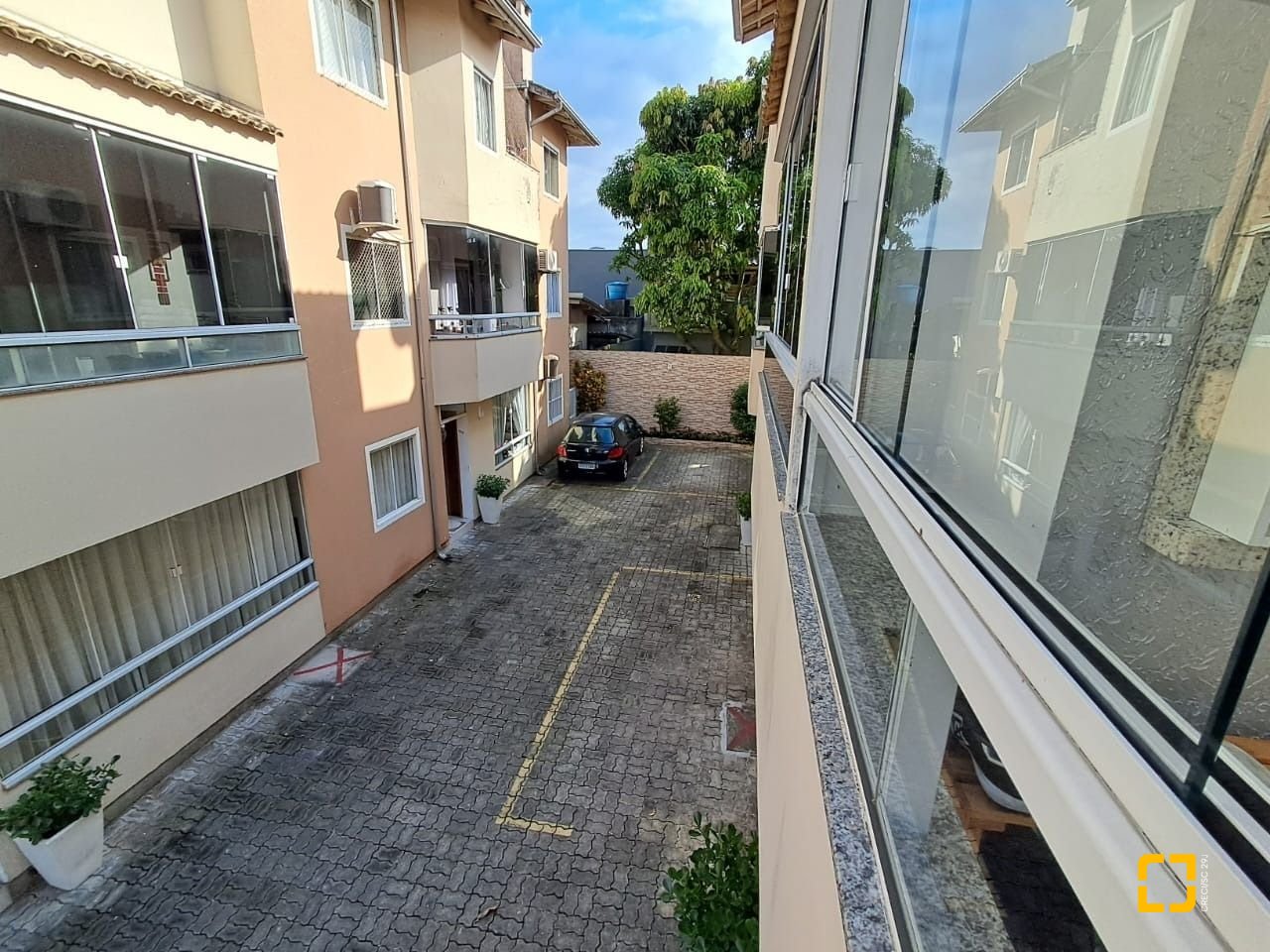 Apartamento com 50m², 3 quartos (sendo 1 suíte), 1 garagem, no bairro Ingleses em Florianópolis