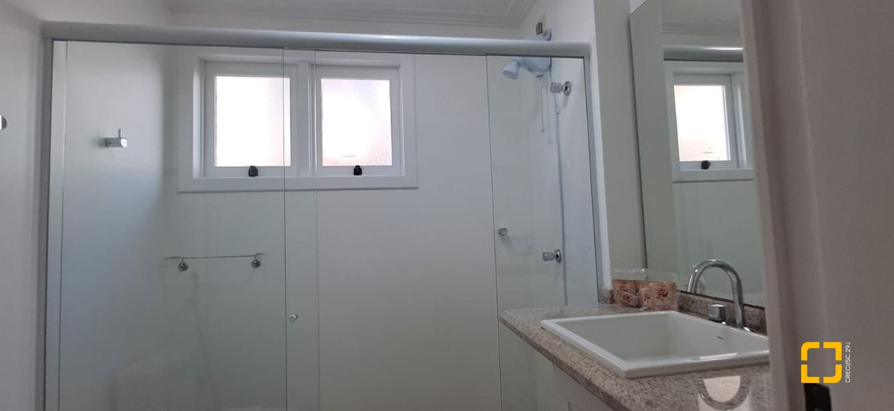 Apartamento com 83m², 4 quartos (sendo 2 suítes), 1 garagem, no bairro Jurerê Internacional em Florianópolis
