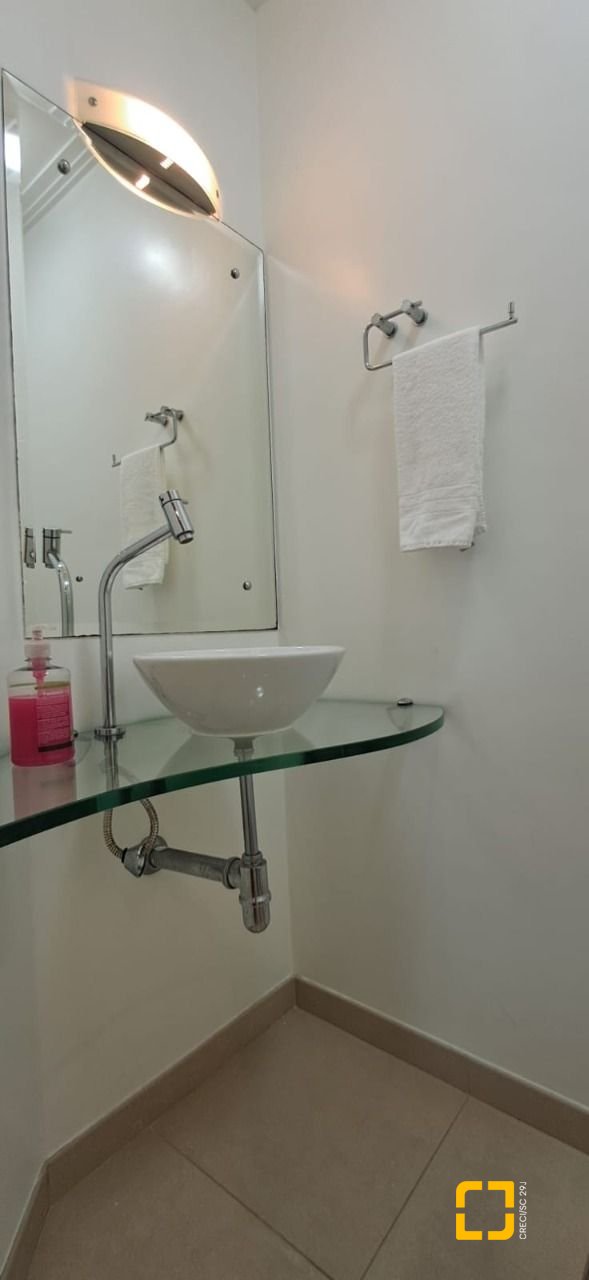 Apartamento com 83m², 4 quartos (sendo 2 suítes), 1 garagem, no bairro Jurerê Internacional em Florianópolis