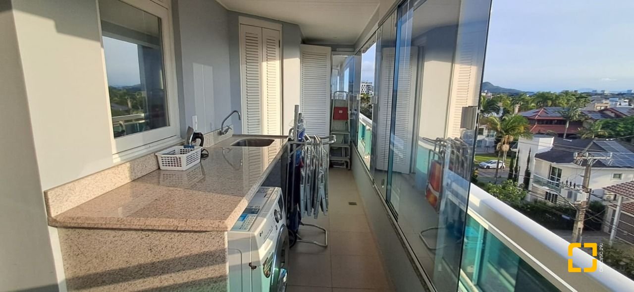 Apartamento com 83m², 4 quartos (sendo 2 suítes), 1 garagem, no bairro Jurerê Internacional em Florianópolis