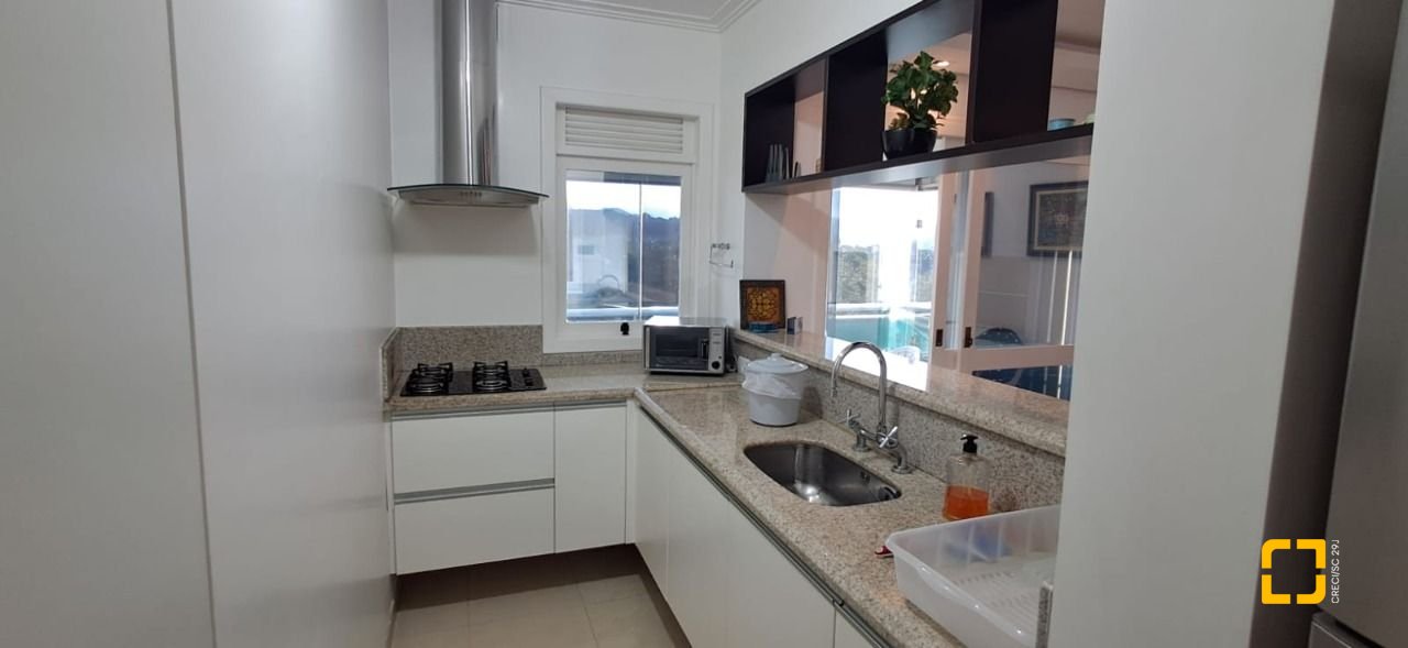 Apartamento com 83m², 4 quartos (sendo 2 suítes), 1 garagem, no bairro Jurerê Internacional em Florianópolis
