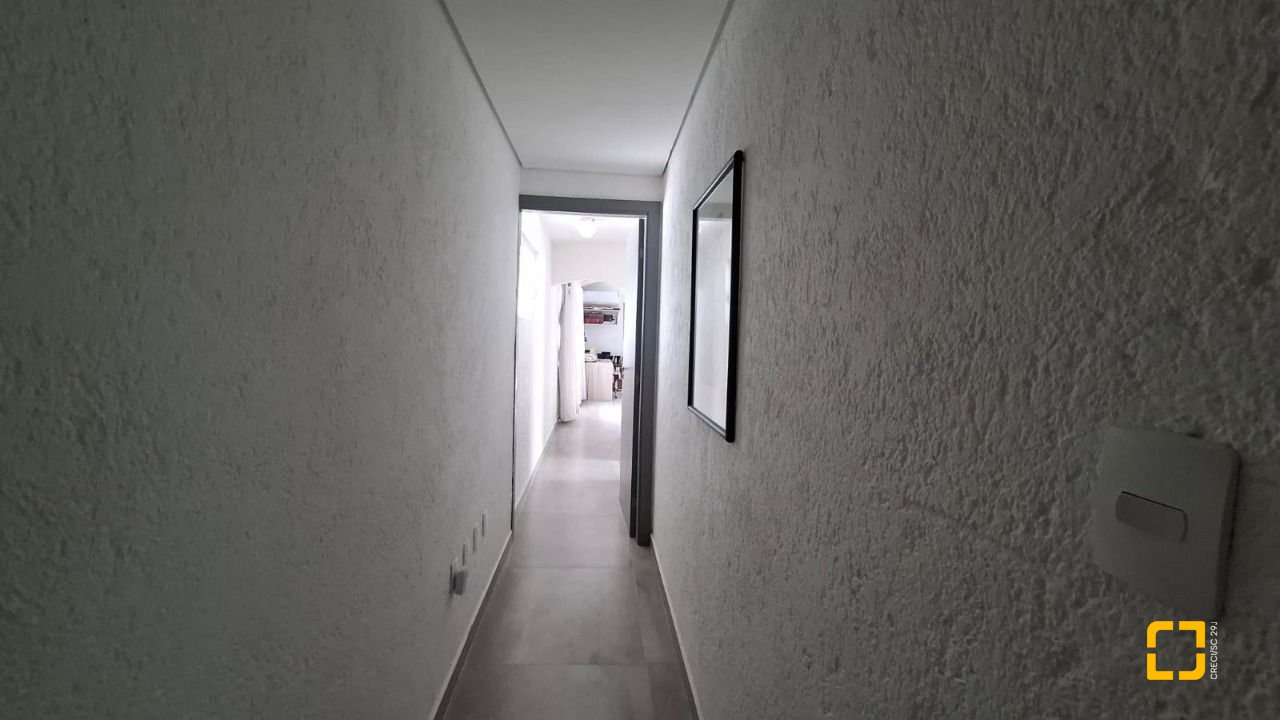 Casa com 412m², 12 quartos (sendo 6 suítes), 4 garagens, no bairro Ponta das Canas em Florianópolis