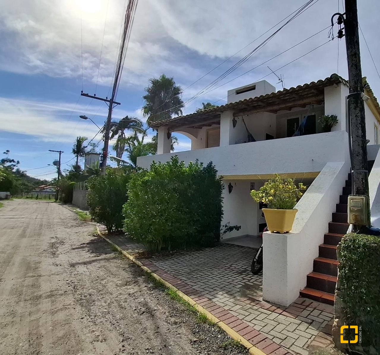 Casa com 412m², 12 quartos (sendo 6 suítes), 4 garagens, no bairro Ponta das Canas em Florianópolis