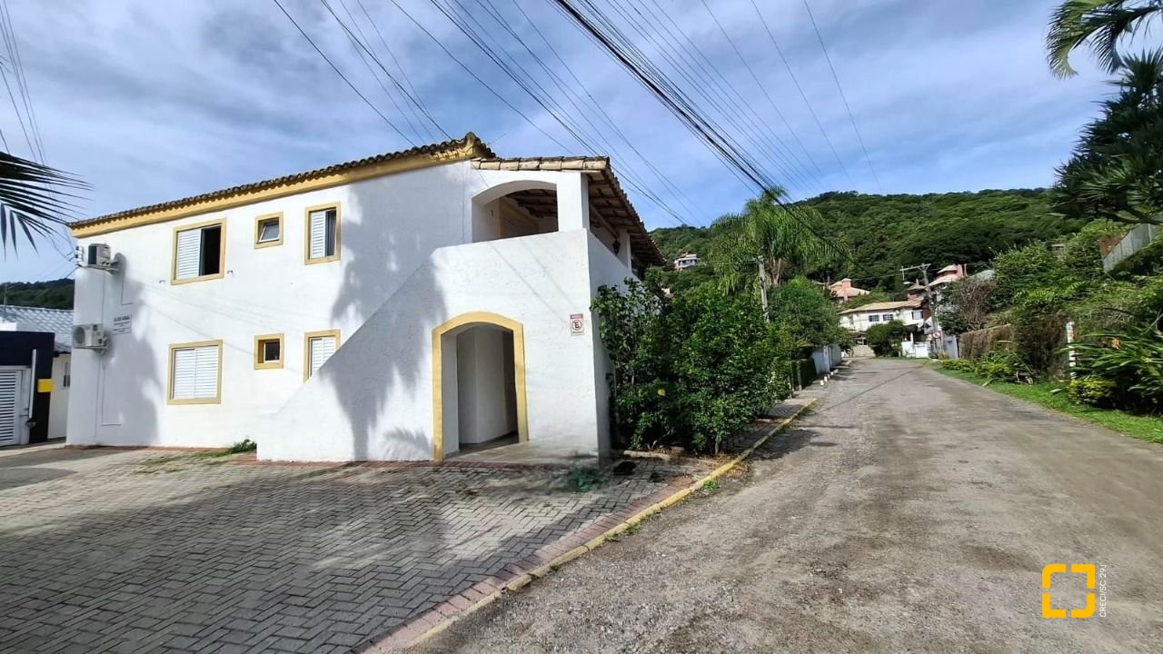 Casa com 412m², 6 quartos (sendo 6 suítes), 4 garagens, no bairro Ponta das Canas em Florianópolis